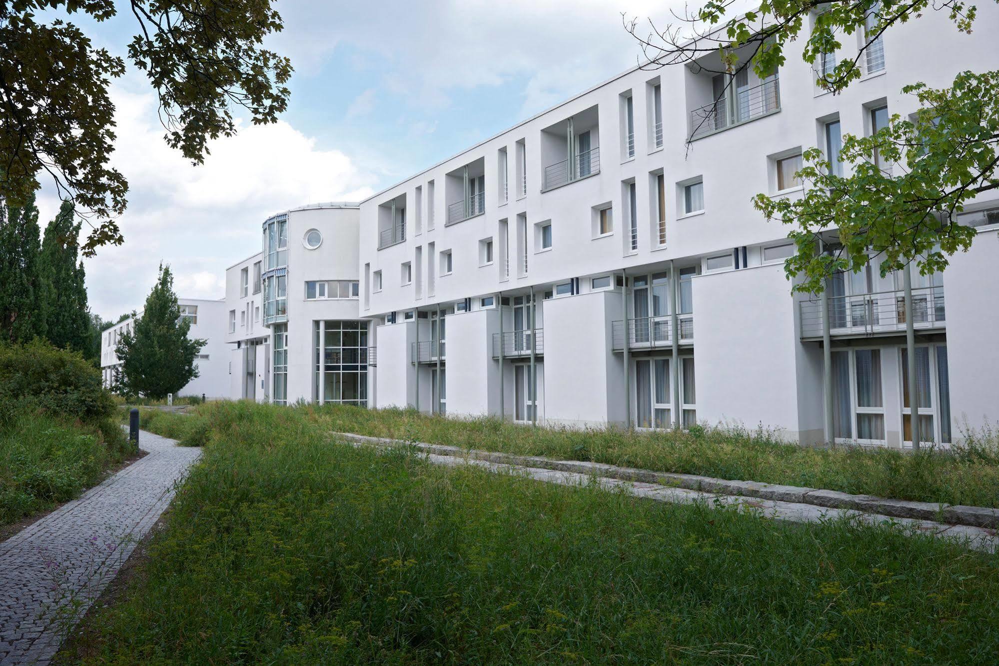 Commundo Tagungshotel Neuss Exterior photo